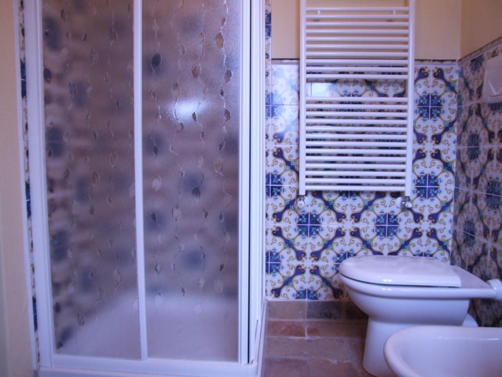 B&B Coco Loco セスト・カレンデ 部屋 写真